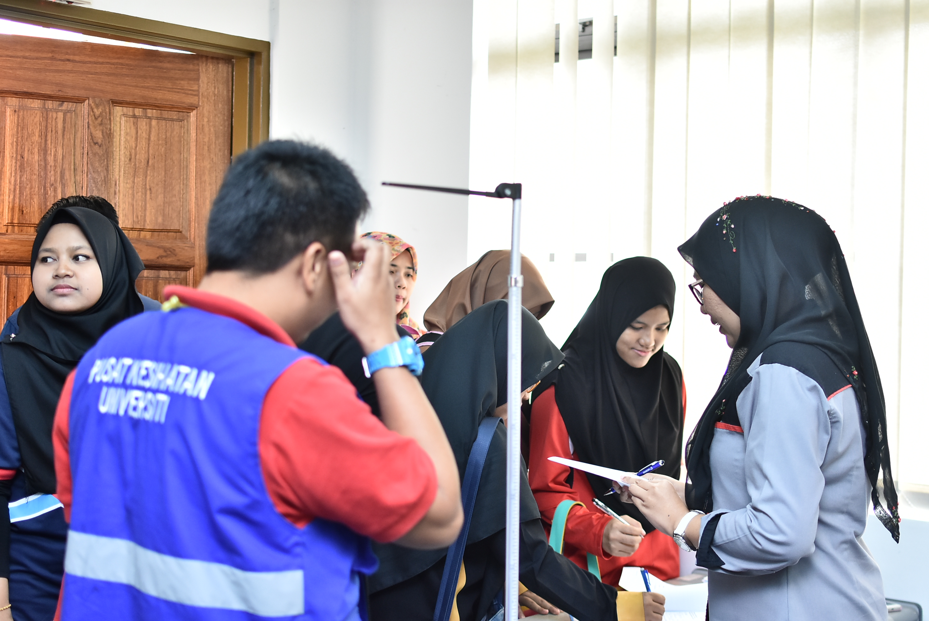 UKM 8985